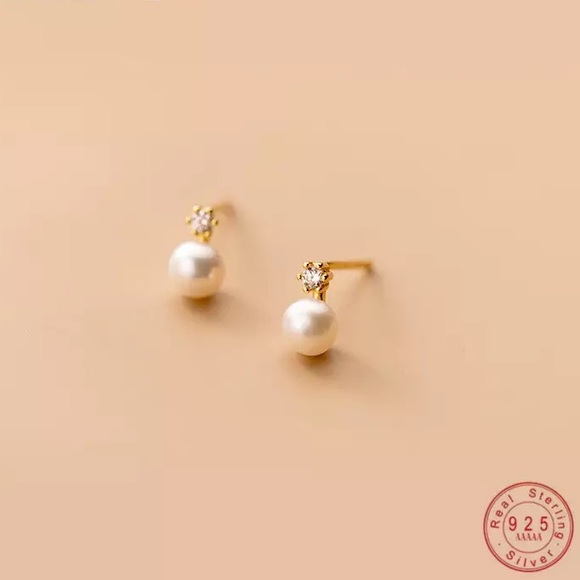 Jewelry - Cute Pearl Stud Earrings - 18k real gold plated 925 sterling silver mini pearls